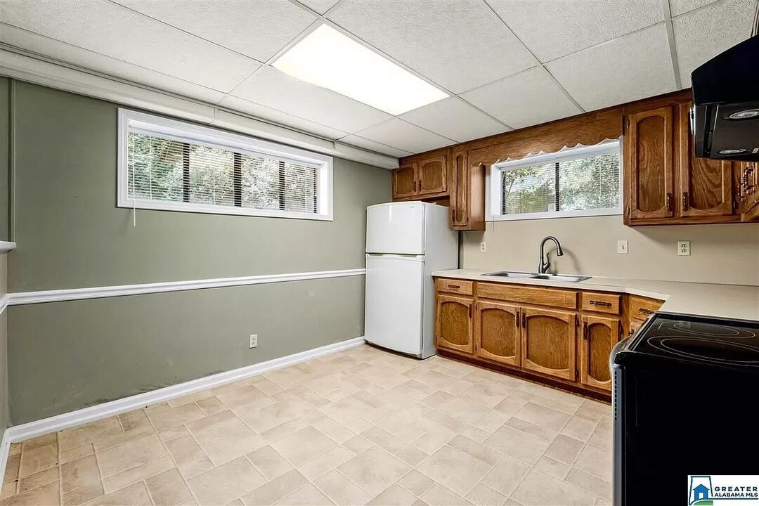 1229 Edinborough Ln in Vestavia Hills, AL - Building Photo