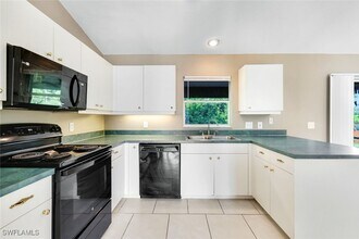 8072 Cypress Dr S in Ft. Myers, FL - Building Photo - Building Photo
