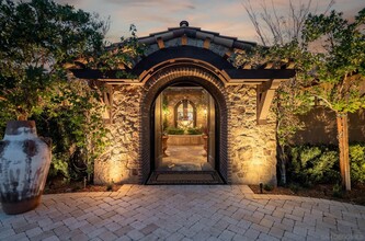 8076 Entrada De Luz E in San Diego, CA - Foto de edificio - Building Photo
