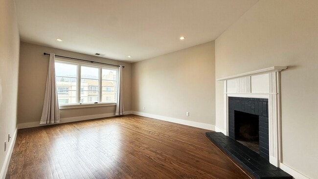 1435-1437-1437 19th Ave