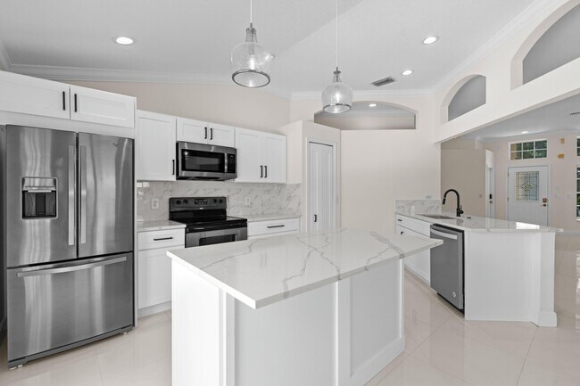 1151 Delray Lakes Dr in Delray Beach, FL - Building Photo - Building Photo