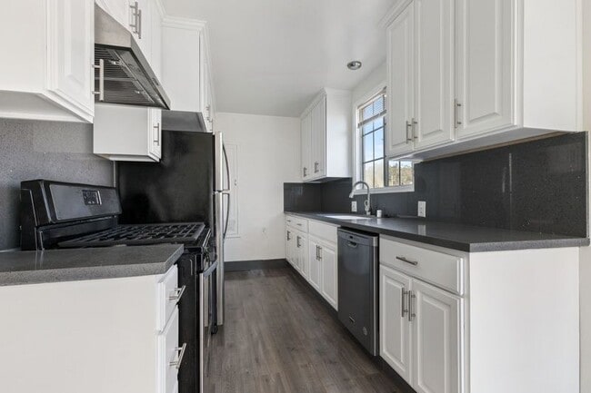 2119 1/2 Stewart Street in Santa Monica, CA - Building Photo - Building Photo
