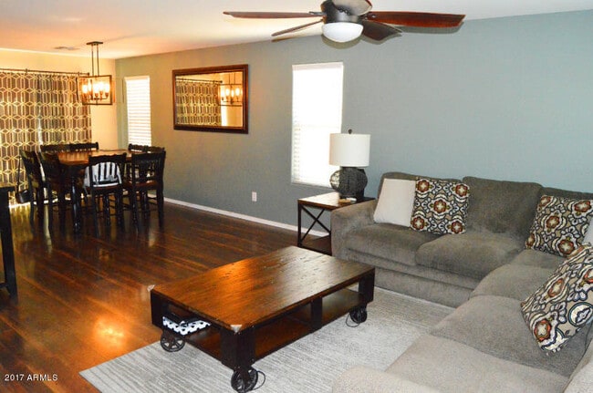 2232 S Buckaroo Trail in Gilbert, AZ - Building Photo - Building Photo