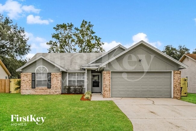 property at 8533 Moss Pointe Trail N