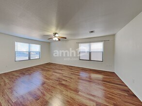 15618 W Evans Dr in Surprise, AZ - Building Photo - Building Photo