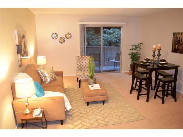 401 Piccadilly Pl, Unit #12 in San Bruno, CA - Building Photo