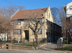 657 NE Boulevard in Atlanta, GA - Foto de edificio - Building Photo