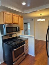 4370 Troost Ave, Unit 202 Studio City in Studio City, CA - Foto de edificio - Building Photo