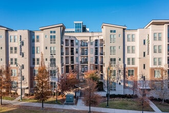 1160 Hammond in Sandy Springs, GA - Foto de edificio - Building Photo