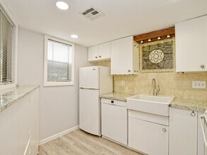 2500 Burleson Ct in Austin, TX - Building Photo - Building Photo