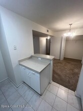 1860 Long Iron Dr in Rockledge, FL - Foto de edificio - Building Photo