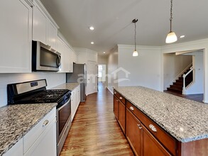 2017 Farm Pond Wy in Lawrenceville, GA - Building Photo - Building Photo