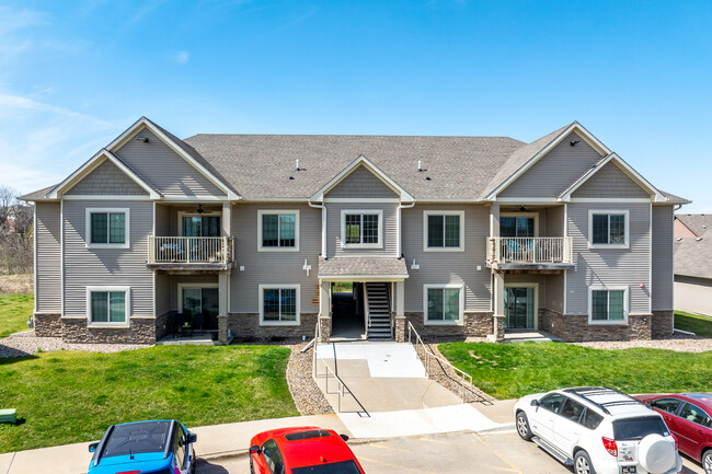 Brookside Condo in West Des Moines, IA - Foto de edificio - Building Photo