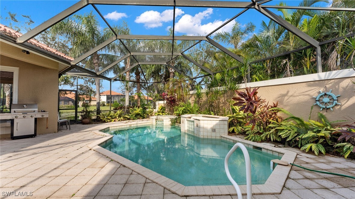 5958 Paradise Cir in Naples, FL - Building Photo