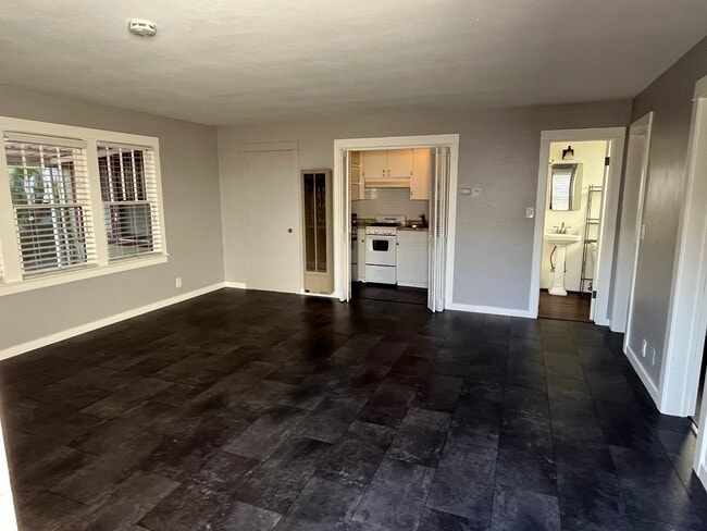 3945 4th Ave, Unit 3
