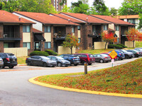 Riverwind at Chatham Park Drive in Pittsburgh, PA - Building Photo - Building Photo