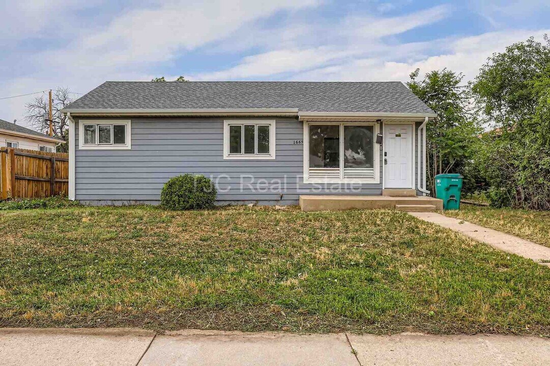 1665 Lima St in Aurora, CO - Building Photo