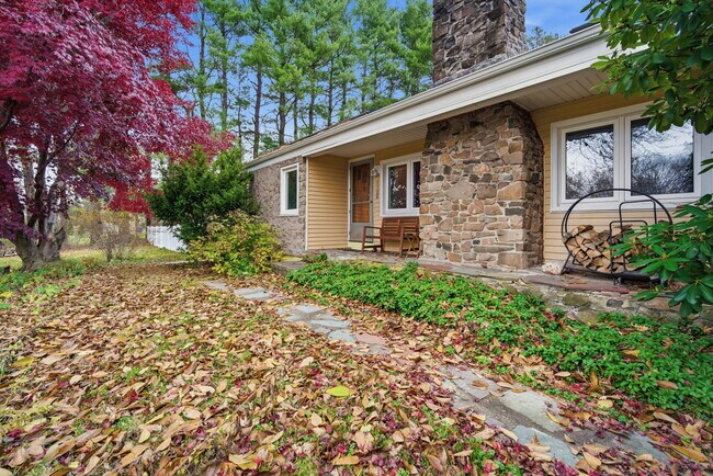 1108 New Britain Ave in Rocky Hill, CT - Building Photo - Building Photo