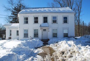 22 Dekay Rd in Warwick, NY - Building Photo