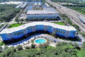 3315 58th Ave S, Unit #617 in St. Petersburg, FL - Building Photo - Building Photo