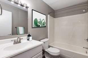 7451 Lunitas Ln in Perrysburg, OH - Building Photo