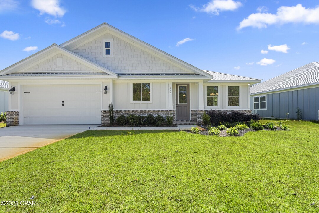 393 Bear Crk Blvd in Freeport, FL - Building Photo