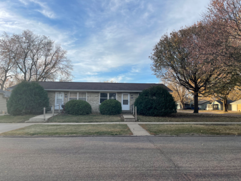 301 E 4th St-Unit -2 in Sanborn, IA - Building Photo