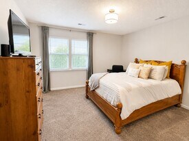3906 Thomas Ridge Dr in Charlotte, NC - Building Photo