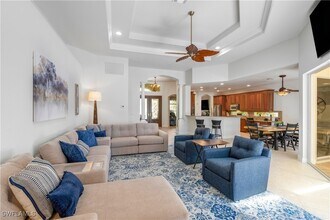 4923 Cerromar Dr in Naples, FL - Building Photo - Building Photo