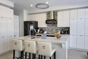 726 Perseus Av in Ottawa, ON - Building Photo