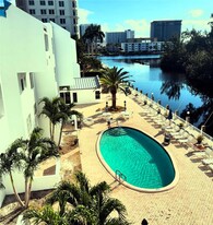 2860 NE 14th Street Cswy, Unit 105 in Pompano Beach, FL - Building Photo