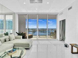 2020 N Bayshore Dr in Miami, FL - Building Photo