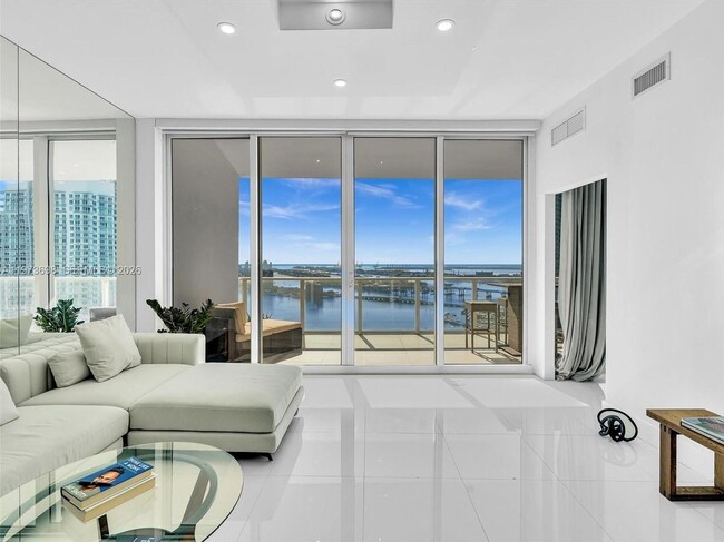 property at 2020 N Bayshore Dr