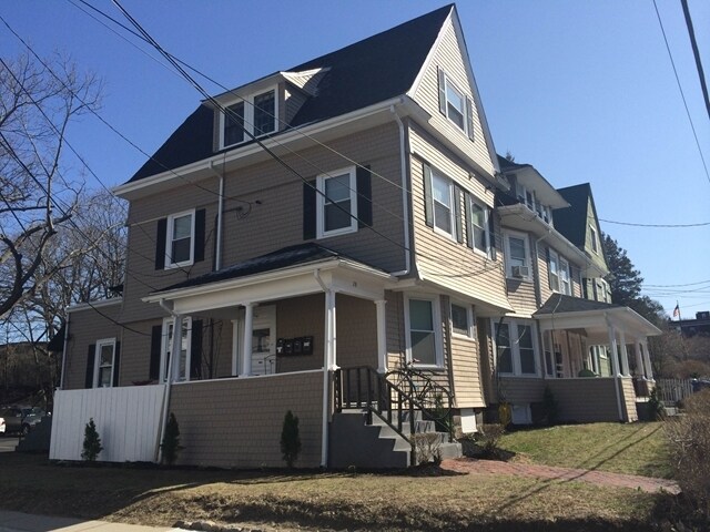 28-30 Academy Hill Rd in Brighton, MA - Foto de edificio - Building Photo