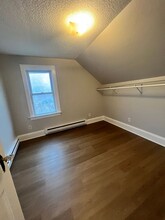 17 Burnham St-Unit -Unit #3 in Plymouth, CT - Building Photo - Building Photo