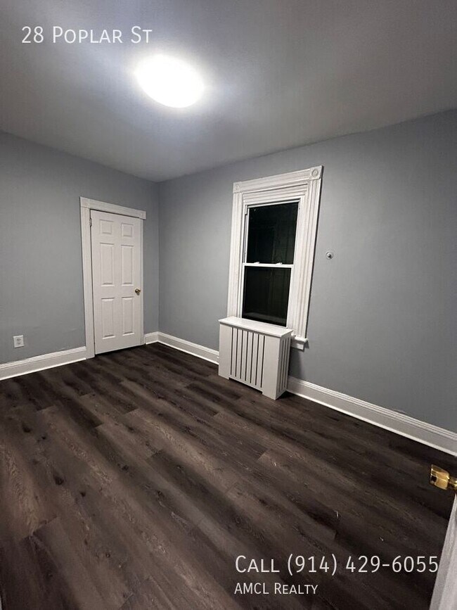28 Poplar St in Yonkers, NY - Building Photo - Building Photo