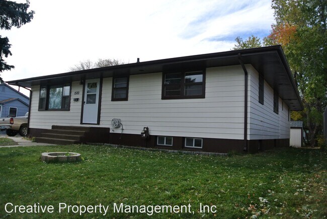 1500 Main St S in Minot, ND - Building Photo - Building Photo