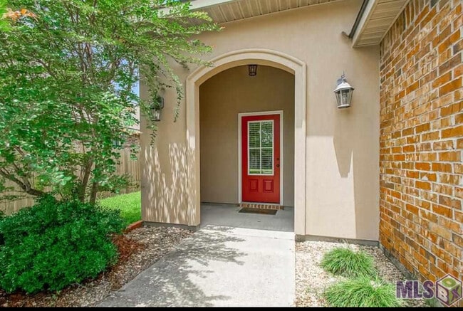 657 Northbrook Dr in Baton Rouge, LA - Foto de edificio - Building Photo