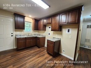 6384 Raymond Terrace in Union City, GA - Building Photo - Building Photo