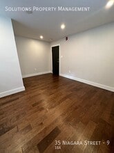 35 Niagara St in St Catharines, ON - Building Photo - Building Photo