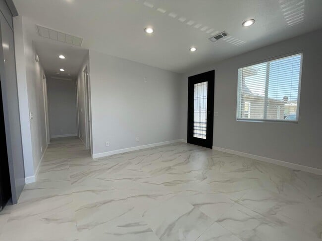 15410 Firmona Ave in Lawndale, CA - Building Photo - Building Photo