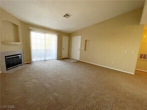 4730 E Craig Rd, Unit 2150 in Las Vegas, NV - Building Photo - Building Photo