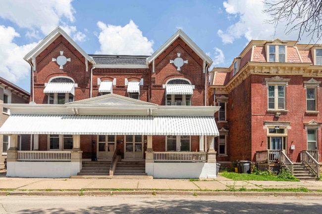 property at 1658 Iowa St