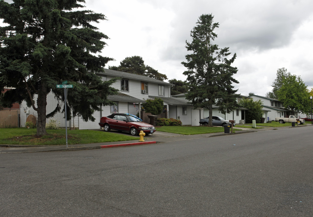 22614-22642 NE Schuyler St in Interlachen, OR - Building Photo