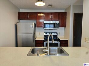 508 Independence Ct in Radcliff, KY - Building Photo - Building Photo