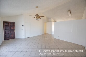 5238 N 74th Dr in Glendale, AZ - Building Photo - Building Photo