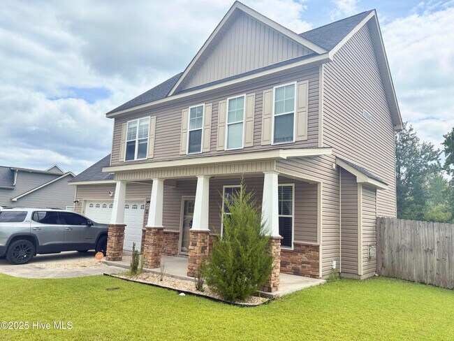 219 Hidden Oaks Dr in Jacksonville, NC - Building Photo - Building Photo