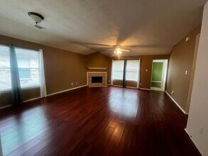 5508 Lilywood Ln in Rosharon, TX - Foto de edificio - Building Photo