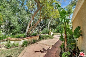24701 Cll Conejo in Calabasas, CA - Building Photo - Building Photo