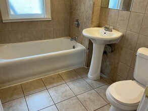 4502 W Keefe Ave in Milwaukee, WI - Building Photo - Building Photo